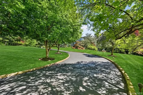 20 Moriah Lane Montebello NY 10901