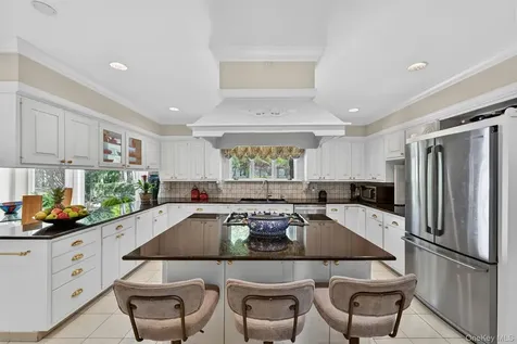 20 Moriah Lane Montebello NY 10901
