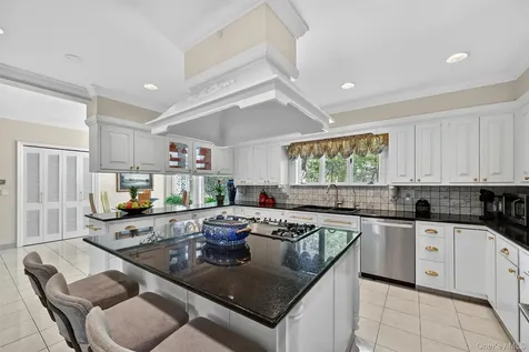 20 Moriah Lane Montebello NY 10901
