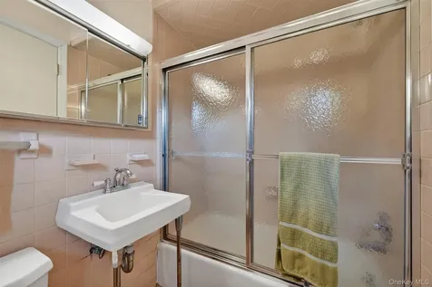 20 Moriah Lane Montebello NY 10901