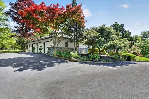 20 Moriah Lane Montebello NY 10901