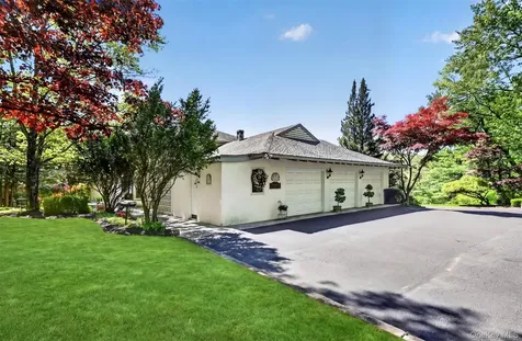 20 Moriah Lane Montebello NY 10901