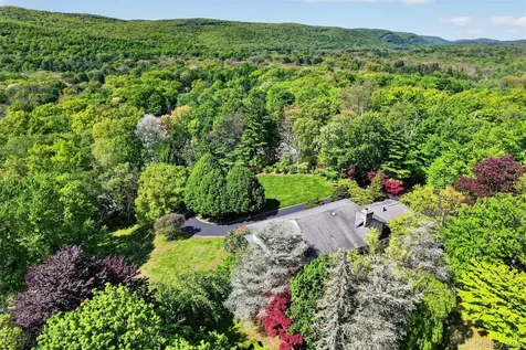 20 Moriah Lane Montebello NY 10901