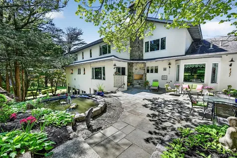 20 Moriah Lane Montebello NY 10901