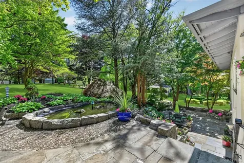20 Moriah Lane Montebello NY 10901