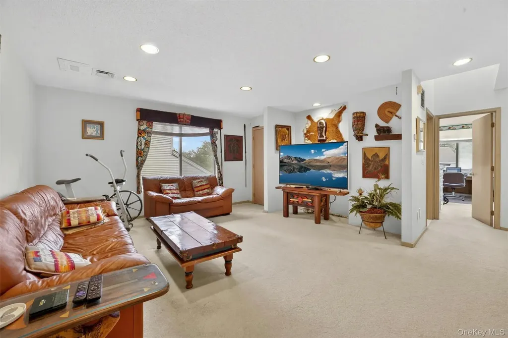 41 Waterside Close Eastchester NY 10709