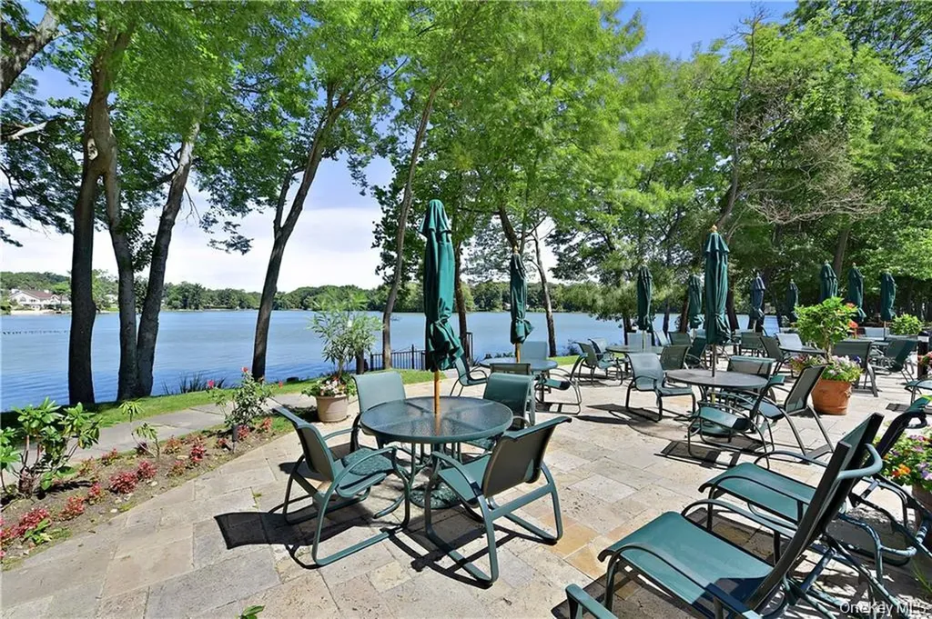 41 Waterside Close Eastchester NY 10709