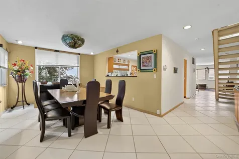 41 Waterside Close Eastchester NY 10709