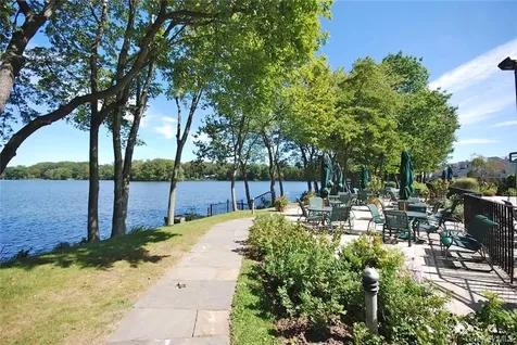 41 Waterside Close Eastchester NY 10709