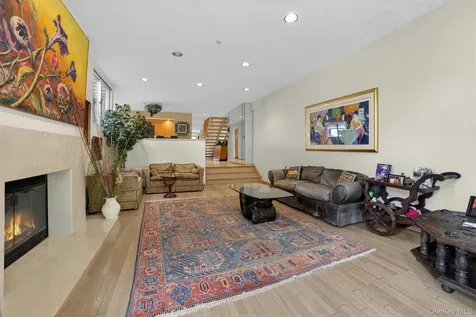 41 Waterside Close Eastchester NY 10709