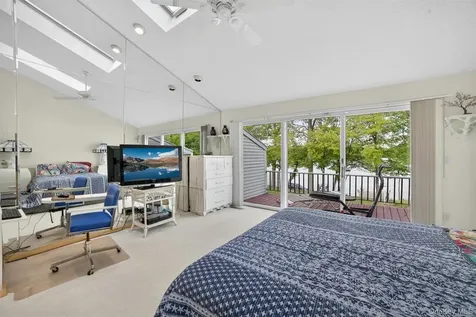 41 Waterside Close Eastchester NY 10709