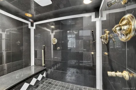 41 Waterside Close Eastchester NY 10709