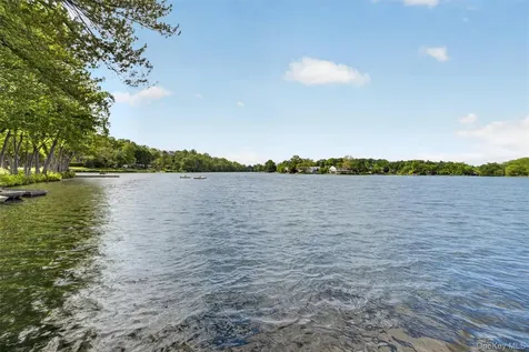 41 Waterside Close Eastchester NY 10709