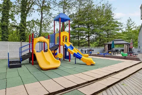 41 Waterside Close Eastchester NY 10709