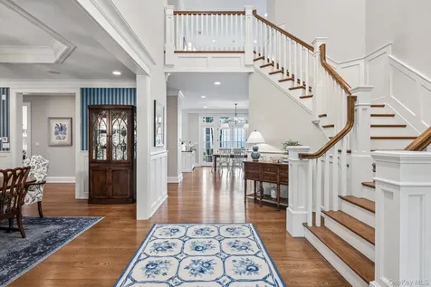 6 Pheasant Run Nissequogue NY 11780