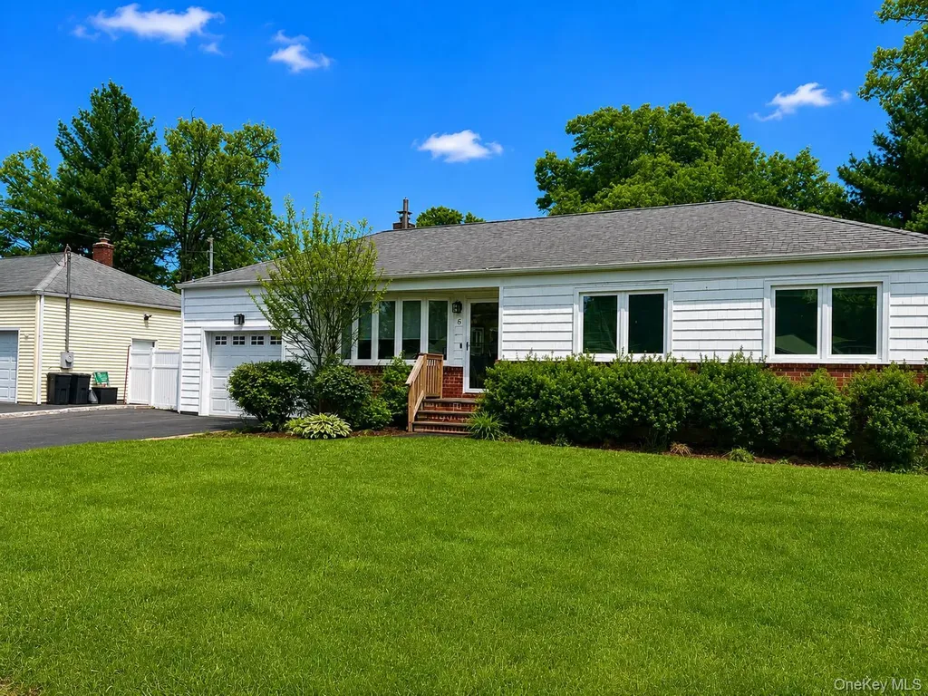 6 Sinclair Drive Greenlawn NY 11740