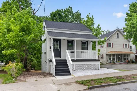 152 N Clinton Street Poughkeepsie NY 12601