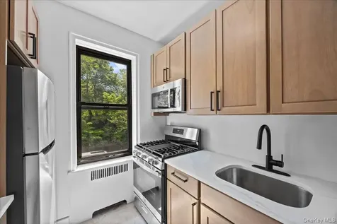 675 Walton Avenue Bronx NY 10451