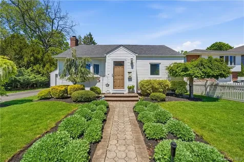 15 Russel Avenue Bethpage NY 11714