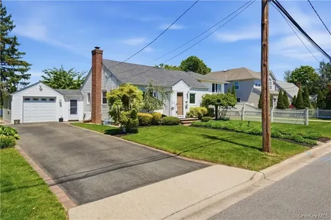 15 Russel Avenue Bethpage NY 11714
