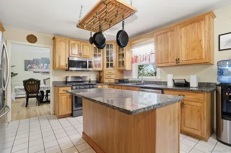 29 Hillview Drive Poughkeepsie NY 12603