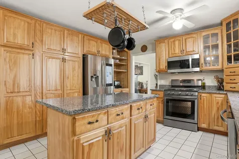 29 Hillview Drive Poughkeepsie NY 12603