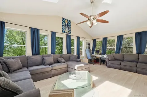 29 Hillview Drive Poughkeepsie NY 12603