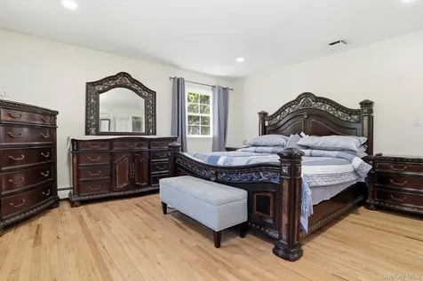 29 Hillview Drive Poughkeepsie NY 12603