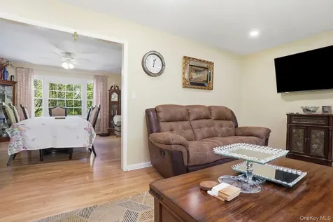 29 Hillview Drive Poughkeepsie NY 12603