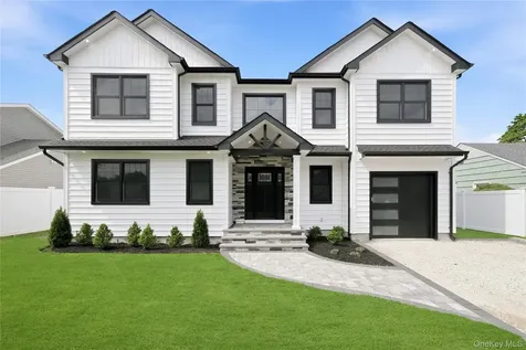 3569 Roger Drive Wantagh NY 11793
