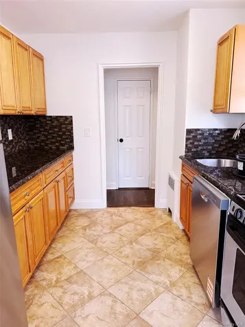 22 Keogh Lane New Rochelle NY 10805