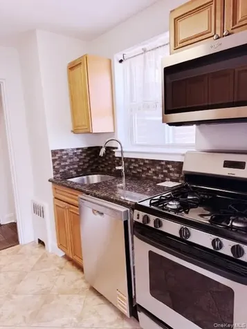 22 Keogh Lane New Rochelle NY 10805