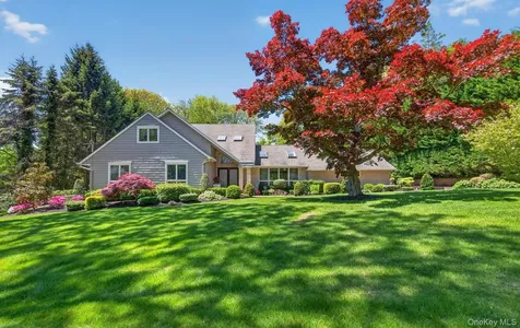 30 Orchard Drive Woodbury NY 11797