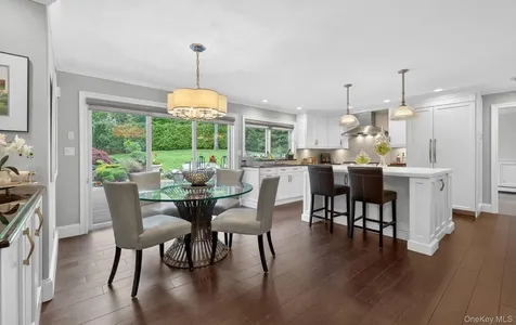 30 Orchard Drive Woodbury NY 11797