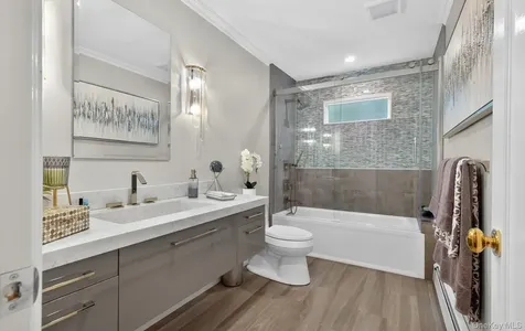 30 Orchard Drive Woodbury NY 11797