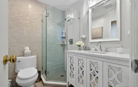 30 Orchard Drive Woodbury NY 11797