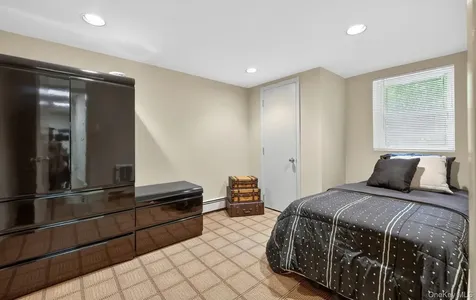 30 Orchard Drive Woodbury NY 11797