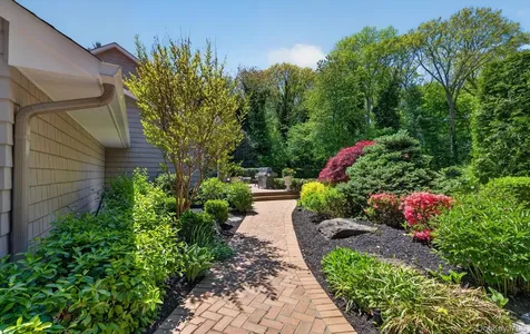 30 Orchard Drive Woodbury NY 11797
