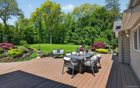 30 Orchard Drive Woodbury NY 11797