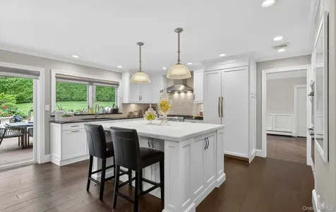 30 Orchard Drive Woodbury NY 11797