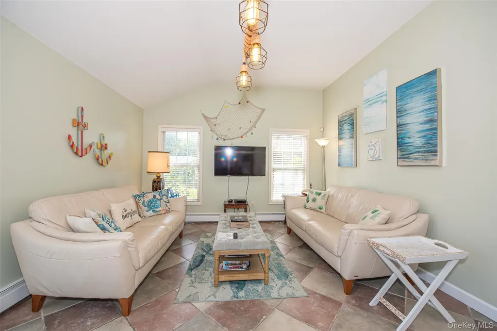 63 E Tiana Road Hampton Bays NY 11946