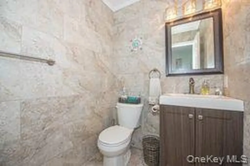 63 E Tiana Road Hampton Bays NY 11946
