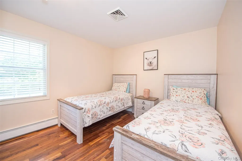 63 E Tiana Road Hampton Bays NY 11946