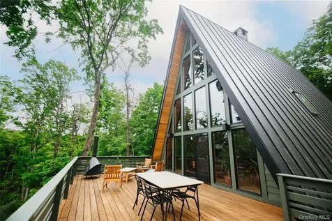40 Black Hawk Trail Gardiner NY 12525