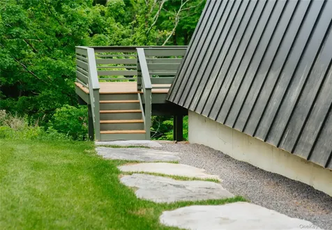 40 Black Hawk Trail Gardiner NY 12525
