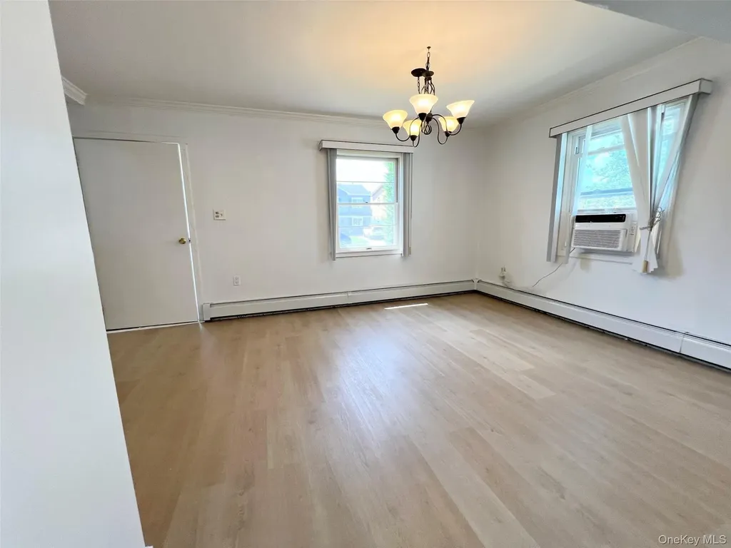 30 Castle Lane Levittown NY 11756
