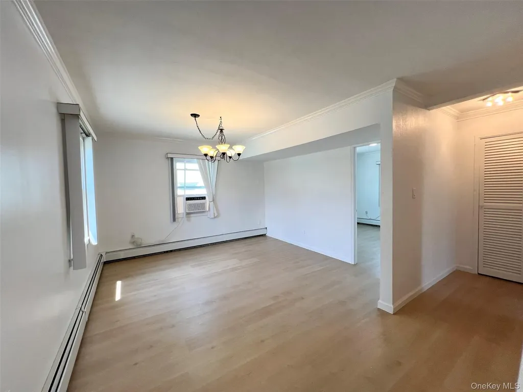 30 Castle Lane Levittown NY 11756