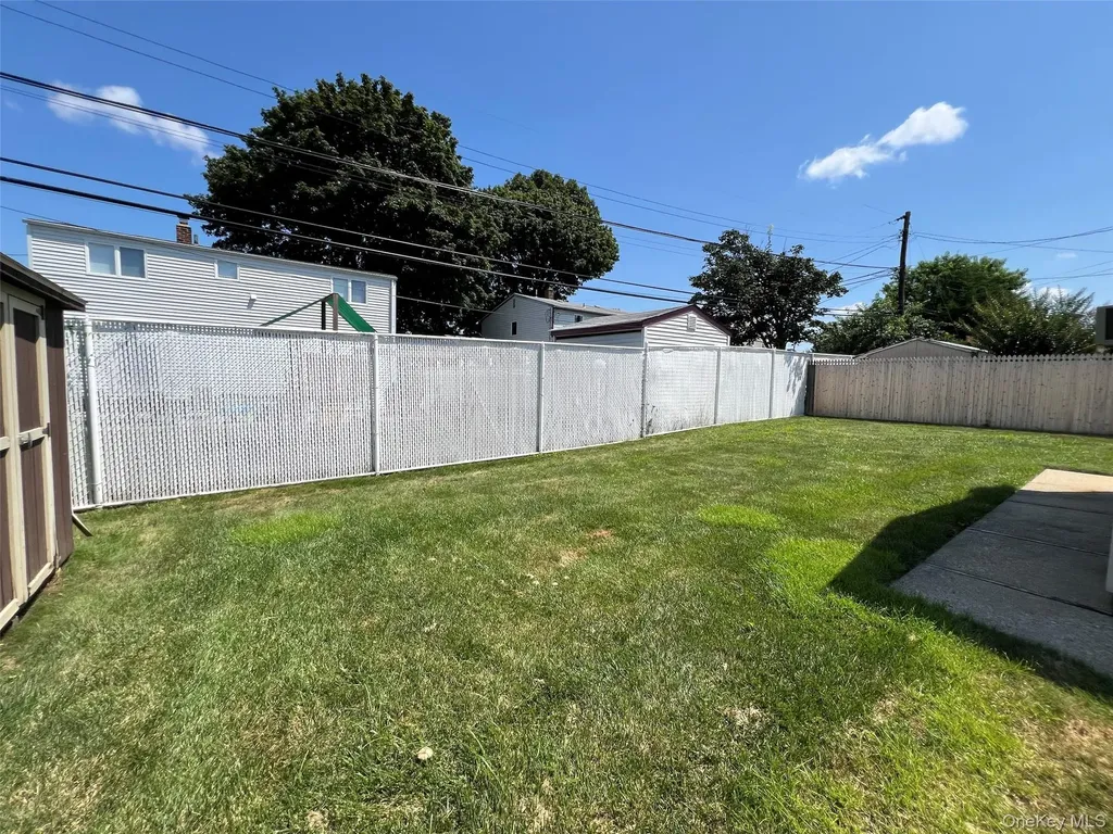 30 Castle Lane Levittown NY 11756