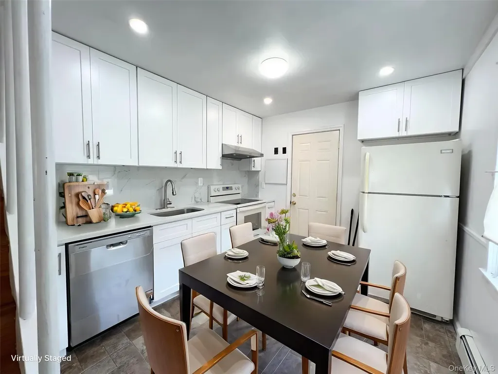 30 Castle Lane Levittown NY 11756