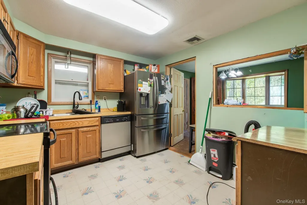 10 Mahar Drive Poughkeepsie NY 12601